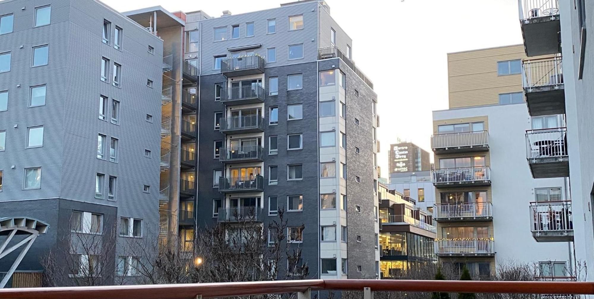 Center Flat With Balcony & Free Parking Apartment *